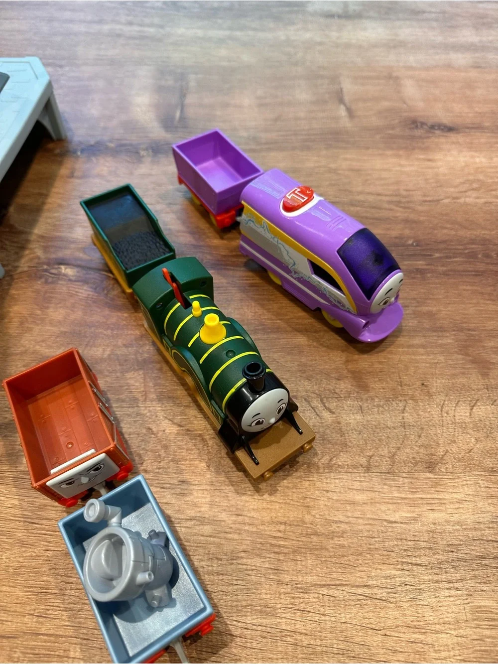 Thomas & Friends Talking Cranky Delivery Train Set with 5 Additional Trains